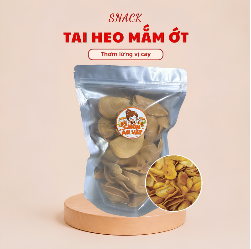 Vị mặn ngọt hài hòa, cay nhẹ kích thích vị giác cùng độ giòn vui miệng giúp snack tai heo mắm ớt trở thành món ăn vặt được nhiều người yêu thích.