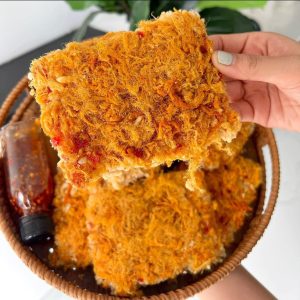 Cơm Cháy Chà Bông Có Gì Đặc Biệt? Lý Do Luôn Nằm Trong Top Ăn Vặt Bán Chạy