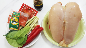 Khám phá cách làm khô gà lá chanh thơm ngon, dai mềm và đậm đà ngay tại nhà. Hướng dẫn chi tiết từ khâu chọn nguyên liệu đến bí quyết sấy khô chuẩn vị.