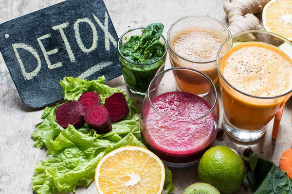 Detox là phương pháp được nhiều người lựa chọn để xây dựng lối sống lành mạnh. Khám phá detox là gì, lợi ích, cách thực hiện đúng và những lưu ý quan trọng để chăm sóc sức khỏe hiệu quả.